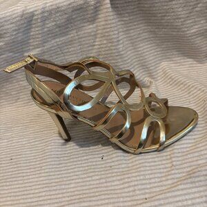 NWOT! Christian Siriano Gold KoKo Strappy Heels